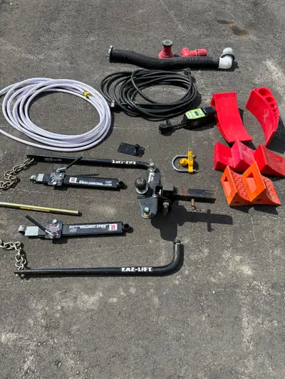 Everything you need for your new camper 2”5/8’s ball , 14000lb ,sway control , and levelers ,30amp c...