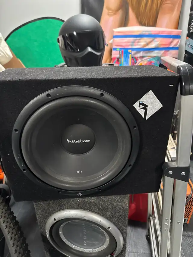 Paragqan sub box in Speakers in Edmonton - Image 5