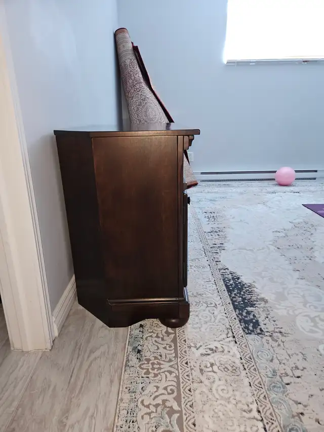 meubles tv en bois comme neuve!! Tv stand real wood mint conditi in TV Tables & Entertainment Units in Longueuil / South Shore - Image 3