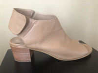 Women’s Steve Madden Leather Shoe Size 9