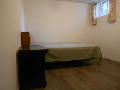 Sept. 1-Room near Algonquin College