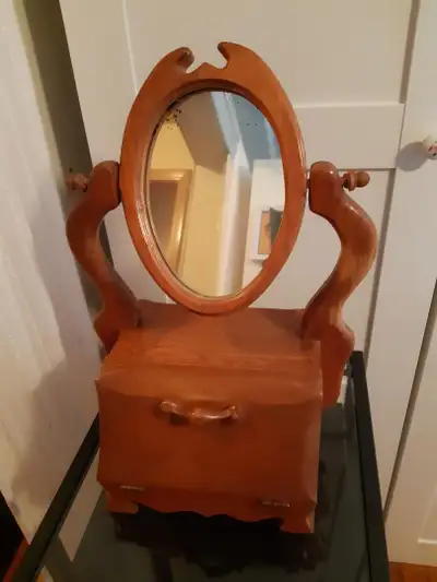 Petit meuble antique avec miroir, View more