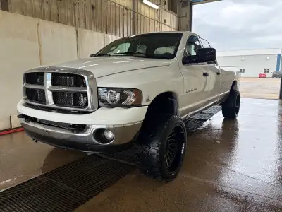 2003 dodge ram 2500 5 speed manual long box. Amazing truck, used to be a farm truck before I bought...