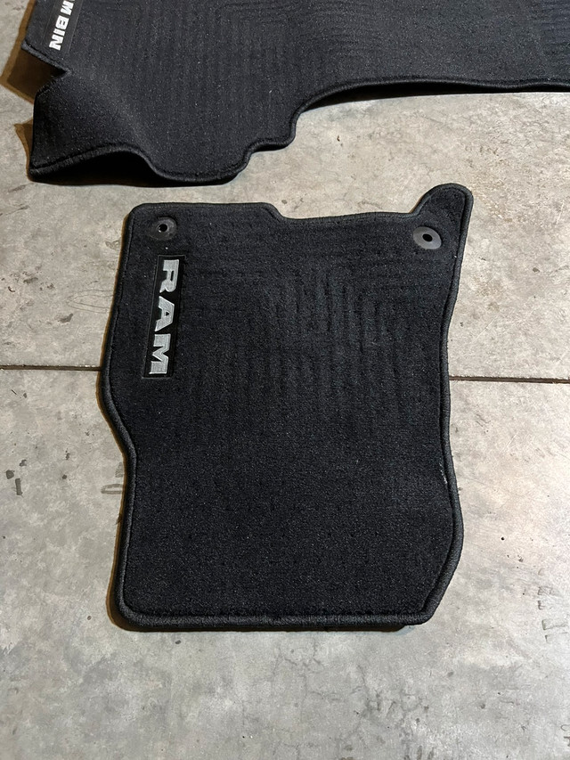 2020-2022 Ram 1500 Quad Cab 1st & 2nd row carpet mats! dans Autres pièces et accessoires  à Kingston - Image 3