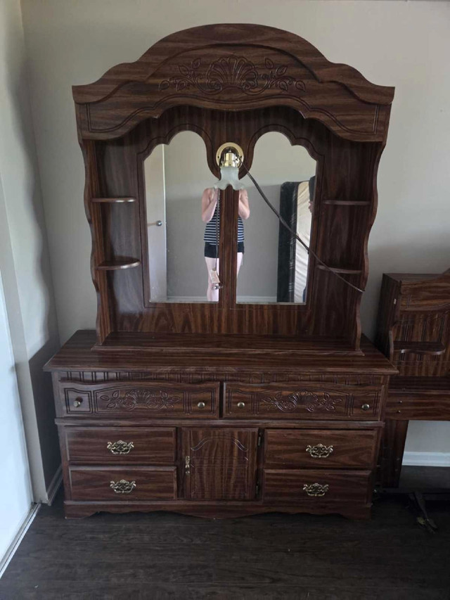 Antique bedroom set in Multi-item in Guelph - Image 2