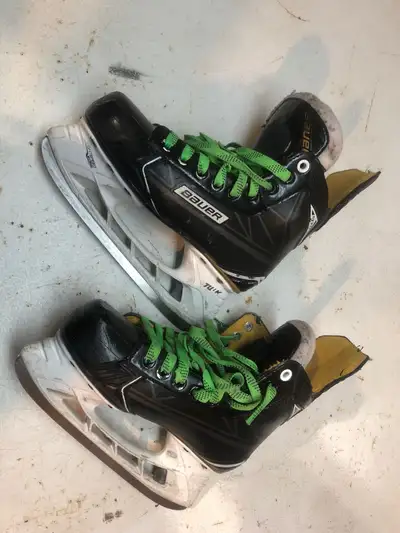 Bauer Supreme S170 Hockey Skates Size 4 Size 5 Shoe, View more