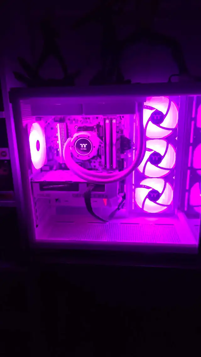 gaming pc (AMD Ryzen 7 7800X3D/32GB RAM/2TB SSD/RTX 4070 Super in Desktop Computers in Laurentides - Image 3