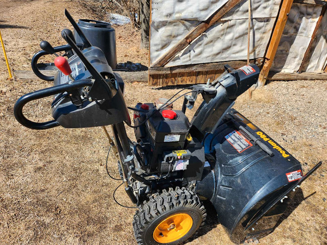 souffleuse 30" moteur Briggs Stratton 1150 dans Souffleuses à neige  à Lanaudière