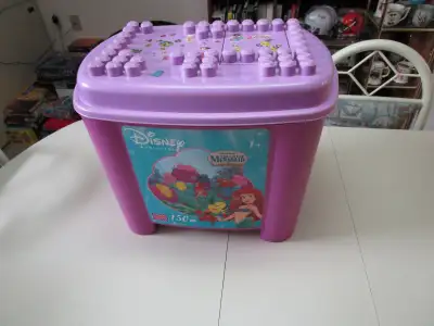 The Little mermaid was 150 pieces , has been mixed with other sets for a total of 300 pieces unknown...
