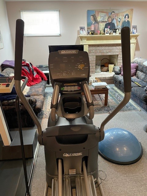 Elliptical, Universal and Treadmill in Exercise Equipment in City of Toronto - Image 3