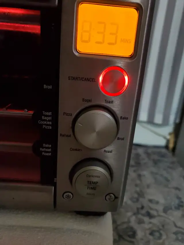 Breville oven in Toasters & Toaster Ovens in City of Toronto - Image 6