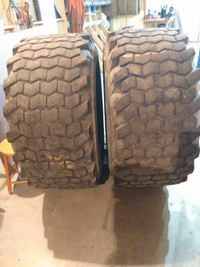 pneu backhoe pépine tracteur rétrocaveuse