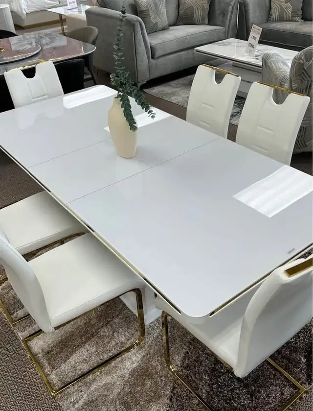 Modern White Gloss Dining Table with Gold Accents in Dining Tables & Sets in City of Toronto - Image 3