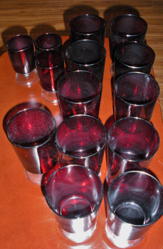 Red Glassware in Kitchen & Dining Wares in Trenton - Image 3