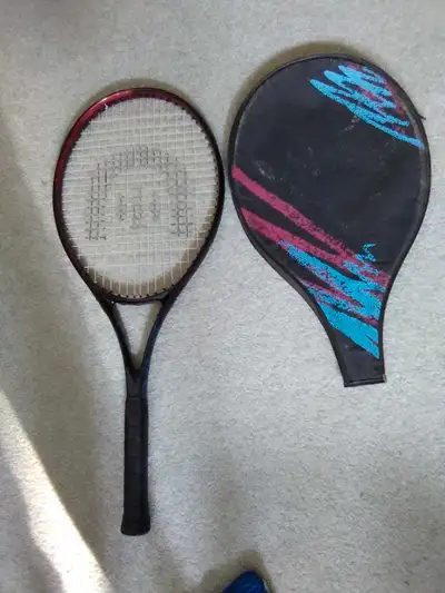 ! This used racquet is ready to hit the courts. It features a sturdy frame and strings, perfect for...
