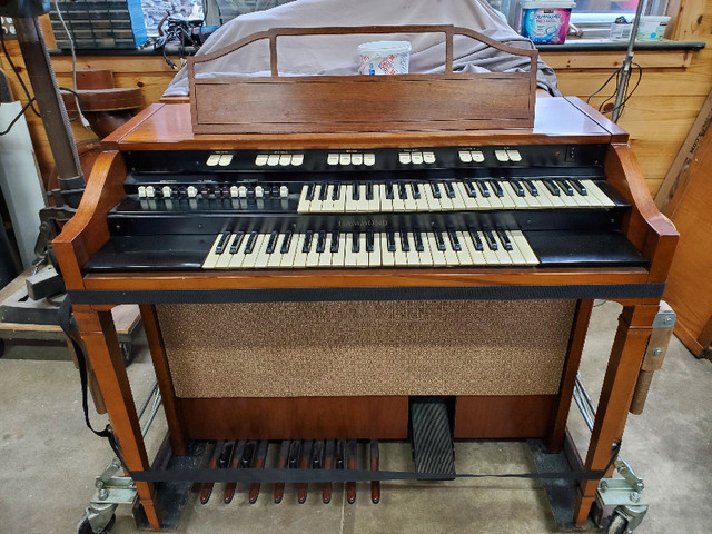 Hammond L112 Tonewheel Organ in Pianos & Keyboards in Kitchener / Waterloo