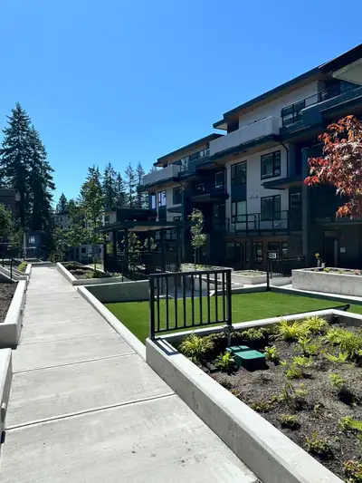 ****MOVE IN NOW & GET HALF A MONTH'S RENT FREE! ****BRAND-NEW 3-BEDROOM + DEN TOWNHOME | NORTH VANCO...