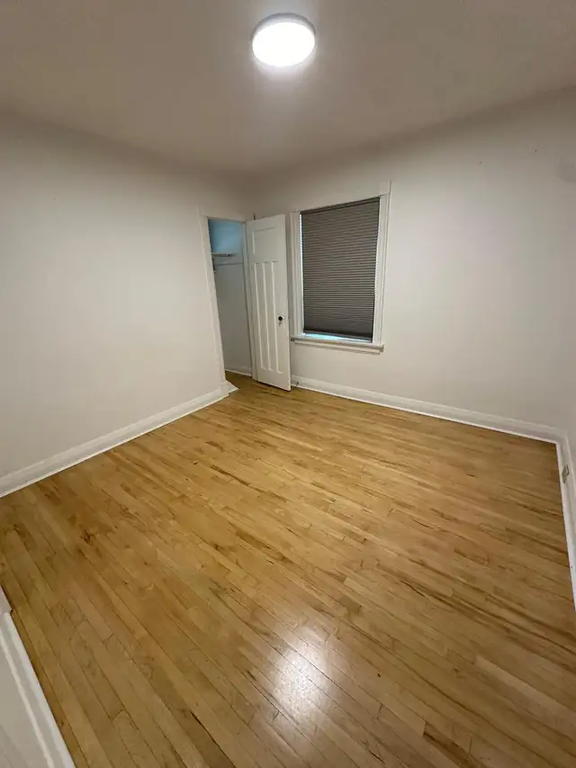 ROOM FOR RENT IN EAST YORK