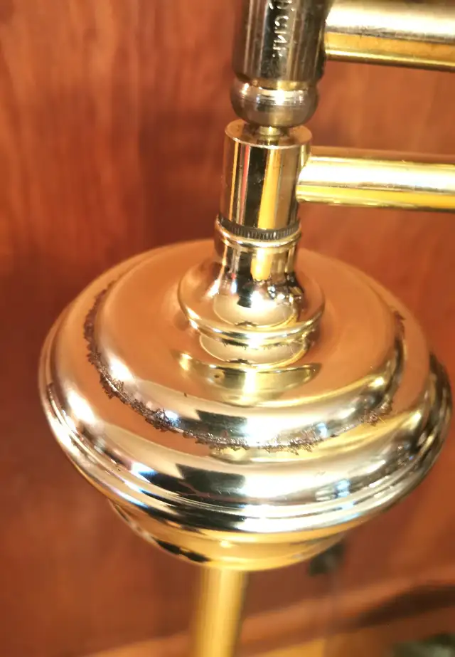 Floor Lamp Metal/Brass 61.5 inch height Vintage Solid in Indoor Lighting & Fans in Markham / York Region - Image 5