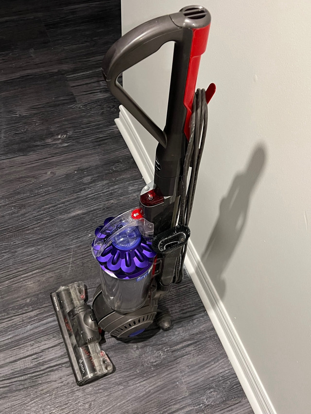 Dyson Vacuum cleaner. Ball Animal 2 in Vacuums in Barrie - Image 3