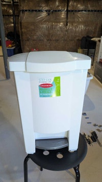 Mistral Step Can with Removable Liner Dust bin / trash can Mississauga / Peel Region Toronto (GTA) Preview