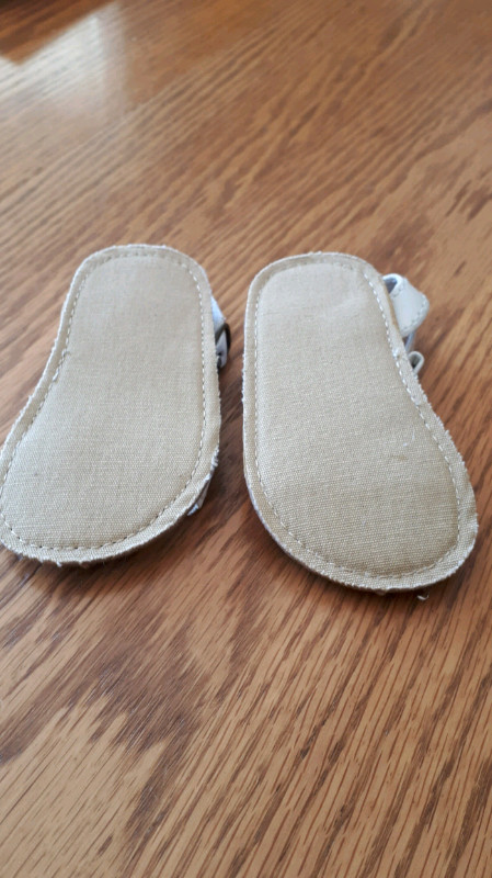 Girls sandals 3 - 6 months in Clothing - 3-6 Months in London - Image 2
