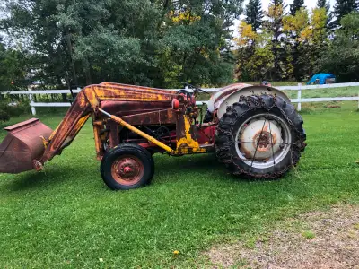 Ford 601 workhorse acerage tractor with FEL. (1957??) 35 HP , original owners manual, 3 point hitch,...