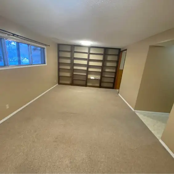 Spacious 2 bedroom lower duplex unit in Tuxedo in Long Term Rentals in Calgary - Image 4