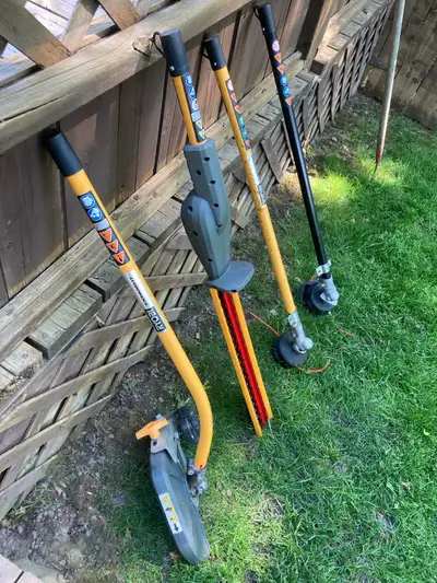 Upgrade your yard maintenance toolkit with this versatile set of Ryobi Expand-It attachments. This b...