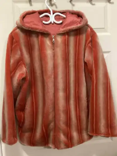 Ladies Fur coat L, View more