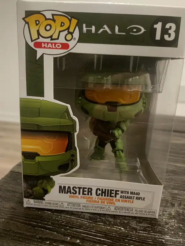 Funko POP Xbox Halo Master Chief with MA40 Assault Rifle #13 in Toys & Games in Laval / North Shore - Image 3