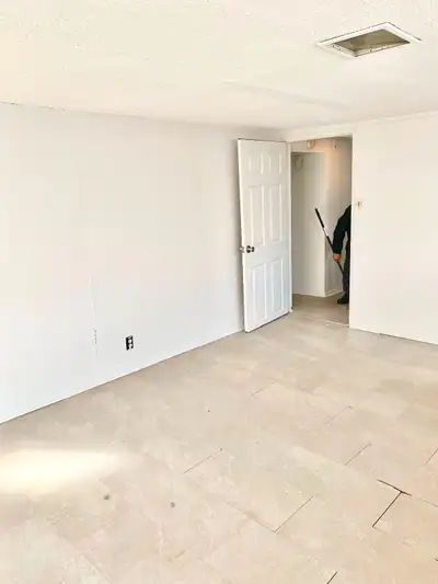LARGE BEDROOM FOR RENT  (Utilities Included)