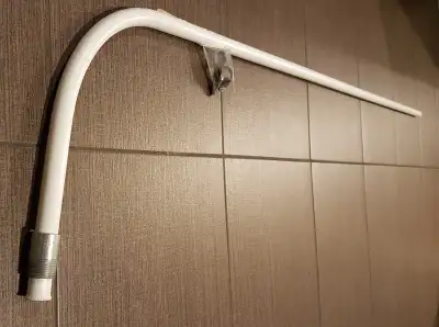 Tube d'évacuation pour chauffe-eau 3/4 pouces. Dimension : 58 x 12 pouces (idéal pour 60 gallon, mai...