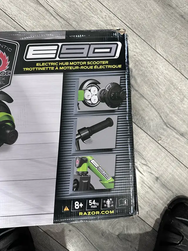 Razor Black Label E90 Electric Scooter- Green used in Skateboard in Oshawa / Durham Region - Image 9