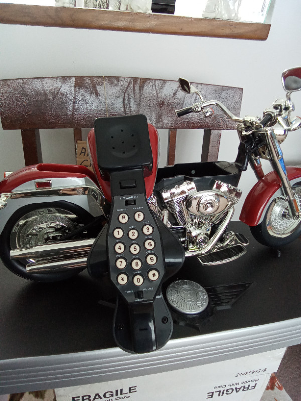 Harley Davidson Telephone in Street, Cruisers & Choppers in Kingston - Image 2