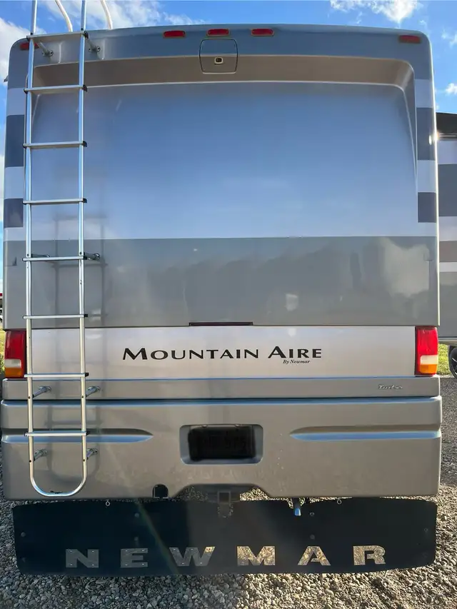 Newmar Mountain Aire motorhome for sale in RVs & Motorhomes in Red Deer - Image 10