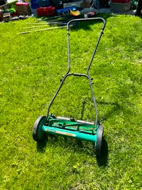 Manual lawnmower