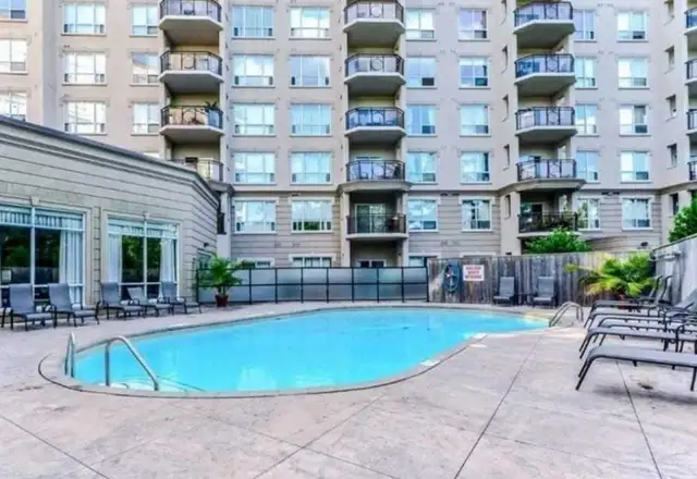 1 bedroom condo with parking, Steeles and Bathurst, Vaughan