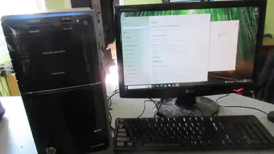 HP Desktop computer freshly reloaded Win10pro, View more