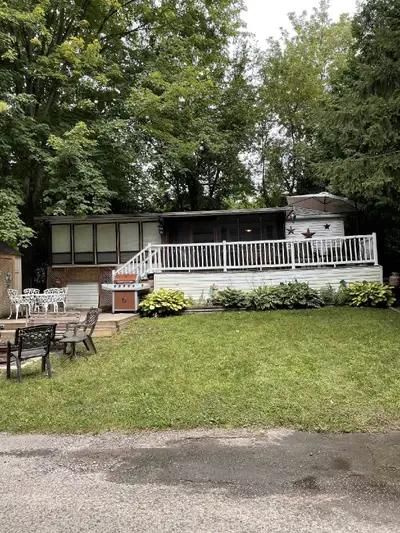 2003 Breckenridge Park Model Trailer – 2 Bedroom + Add-a-Room – Near Lindsay, ON Looking for the per...