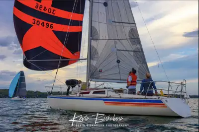 Hobie 33 Freshwater boat Mast / boom and rigging replaced (by previous owner) All original layout In...