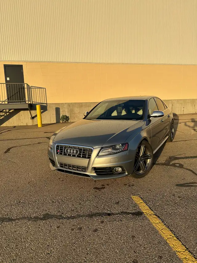 2010 Audi S463860078802307121