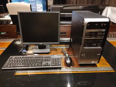 Ordinateur Vintage Dell 2006, View more