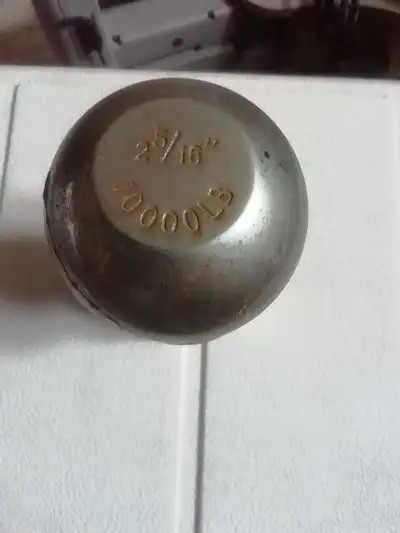 I am selling a 2 5/16 tow ball good for up to 10000 lbs, asking $15.00. Must be able to pick up in S...