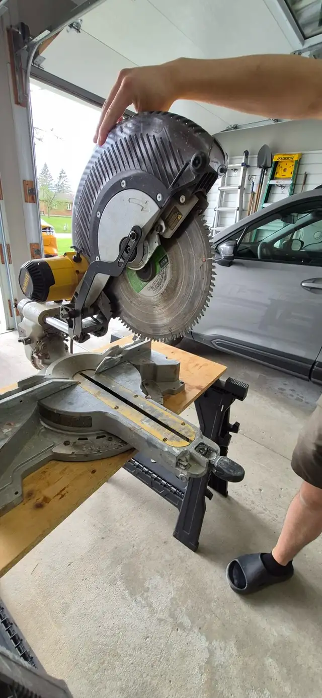 Dewalt Mitre Saw in Power Tools in Barrie - Image 3