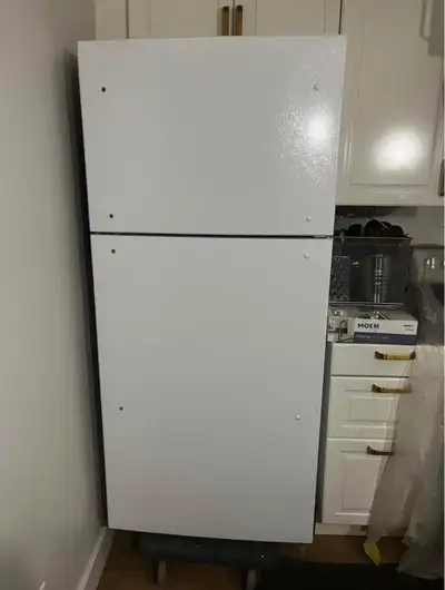 Brand New Moffat MTE18GTKWW Refrigerator , View more