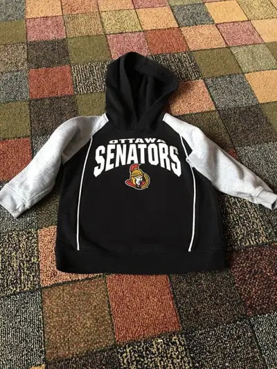 This gently used sweater is in excellent condition. If the ad is still posted, then it is still avai...