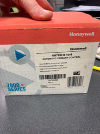 Honeywell Burner control with flame amplifier. New 