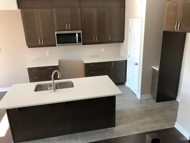 Stittsville Townhome Rental in Long Term Rentals in Ottawa - Image 6