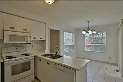 Private Room for Female at Brampton near Sheridan College. Rent $550 Include Utilities & Wifi. Avail...